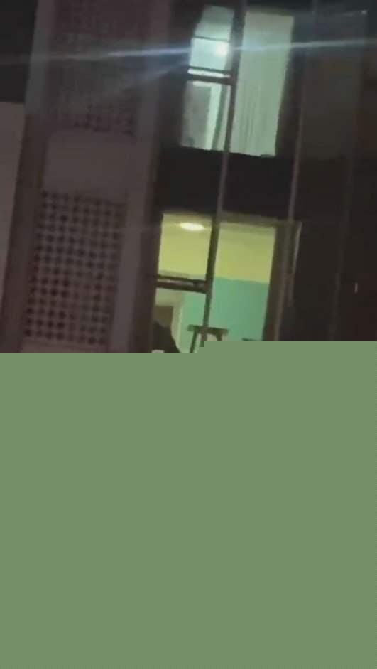 情侣做爱忘拉窗帘千人围观 (8) 情侣做爱忘拉窗帘千人围观 (8)