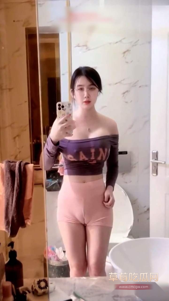 冰泉女神擦边秀 (2)