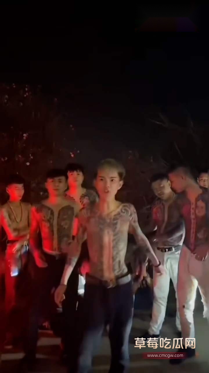 精神小伙线下真实视频 (6)