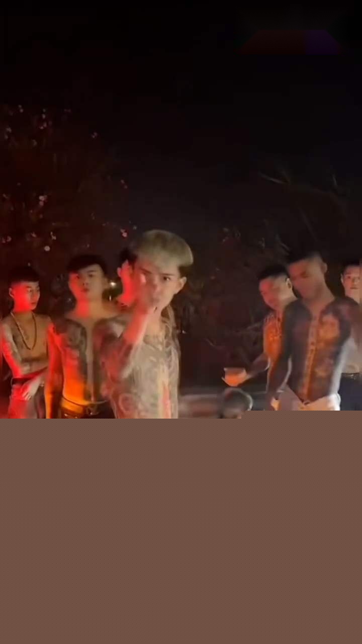 精神小伙线下真实视频 (7)