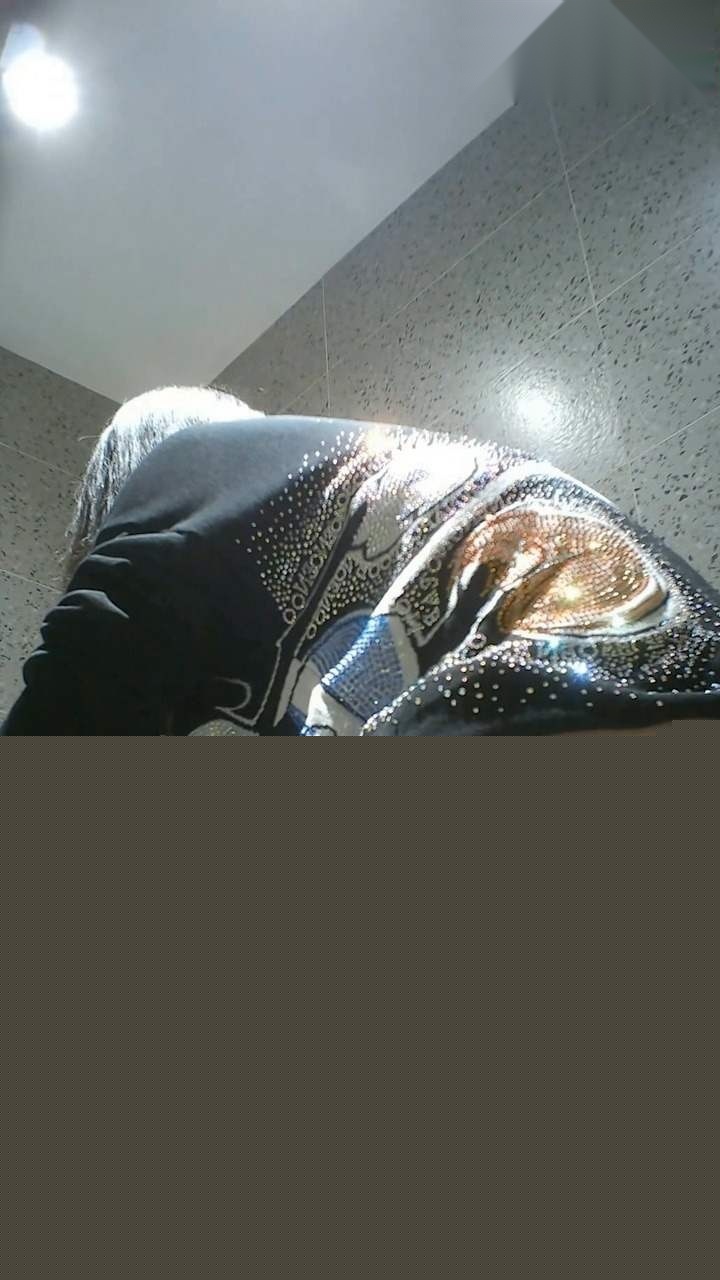 奶茶店厕拍 (1) 奶茶店厕拍 (1)