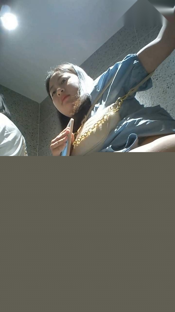 奶茶店厕拍 (7) 奶茶店厕拍 (7)