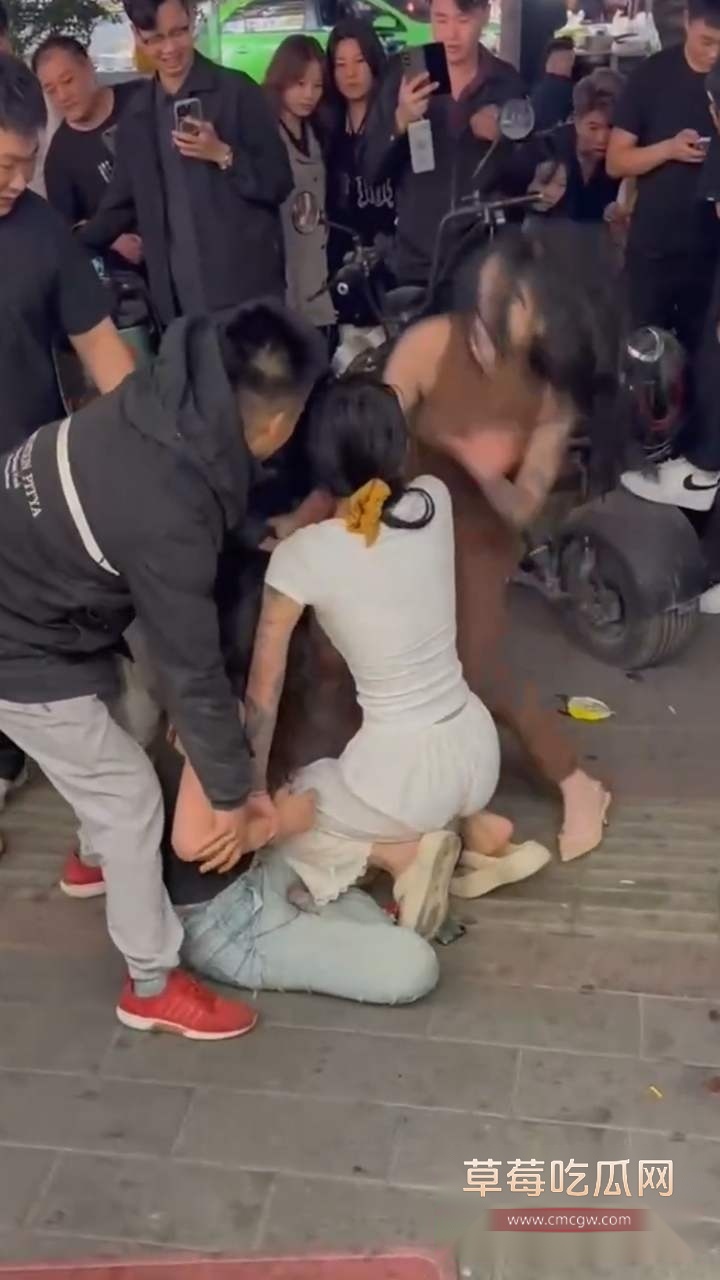许昌市精神小妹干架现场 6 许昌市精神小妹干架现场 6