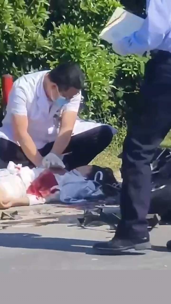 长沙女骑士撞车 3