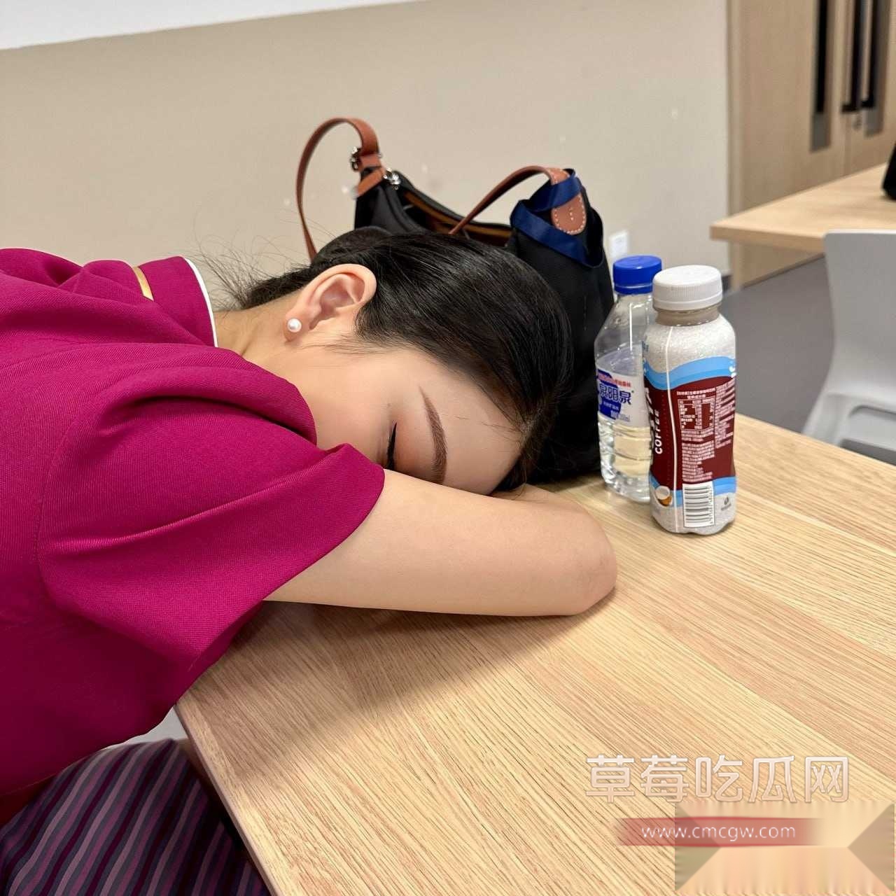 又一位南航的空姐下海了 1 又一位南航的空姐下海了 1