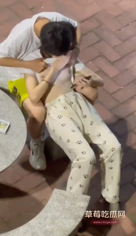 偷拍高中小情侣 3