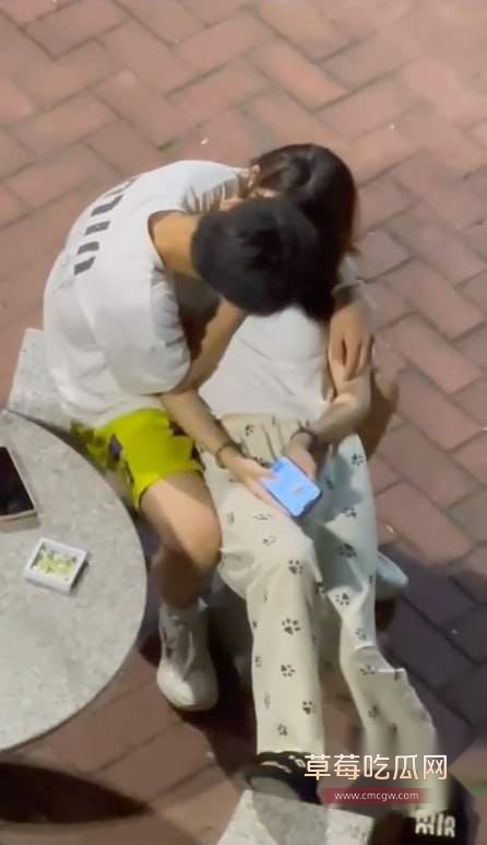 偷拍高中小情侣 4