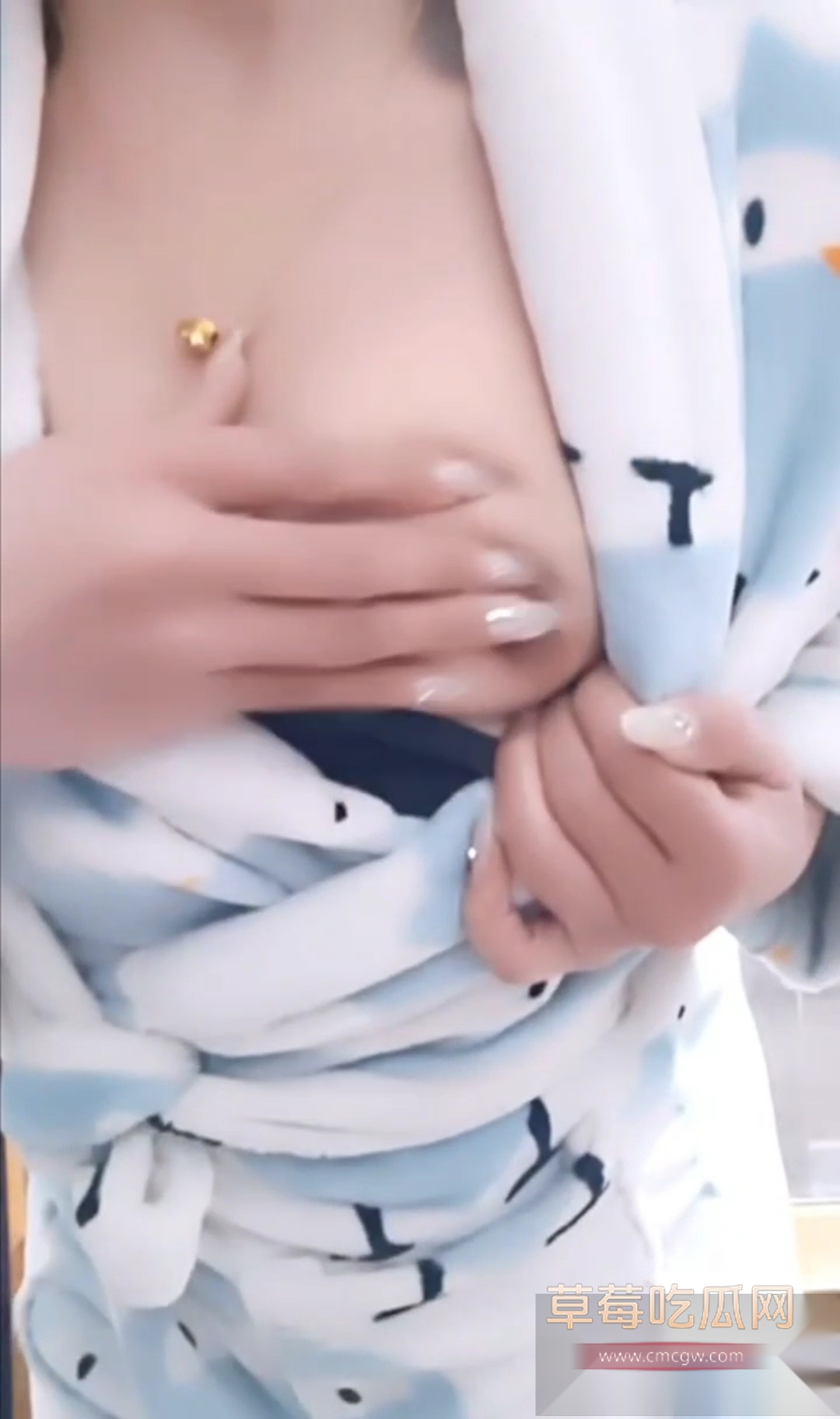 一边嗑瓜子一边还用道具自慰 6 一边嗑瓜子一边还用道具自慰 6