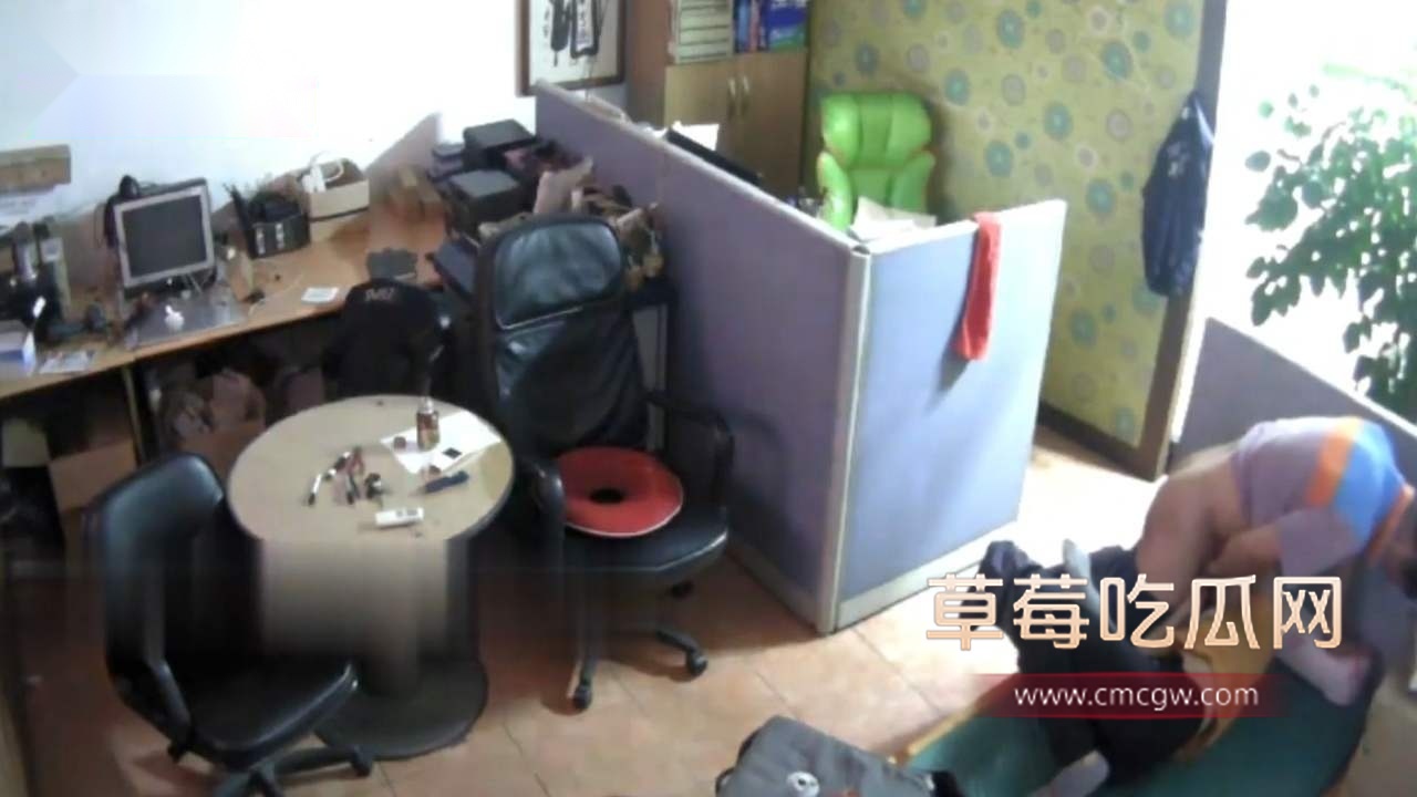 杂志社领导操少妇同事 4 杂志社领导操少妇同事 4