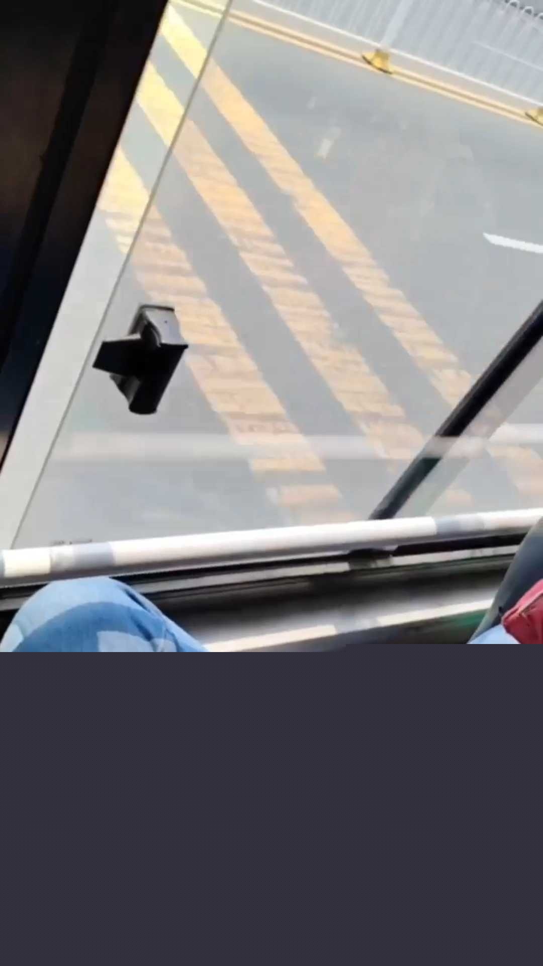 公交车上玩露出 1