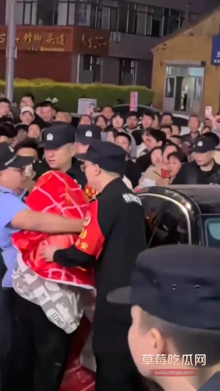 领导被原配捉奸视频 8