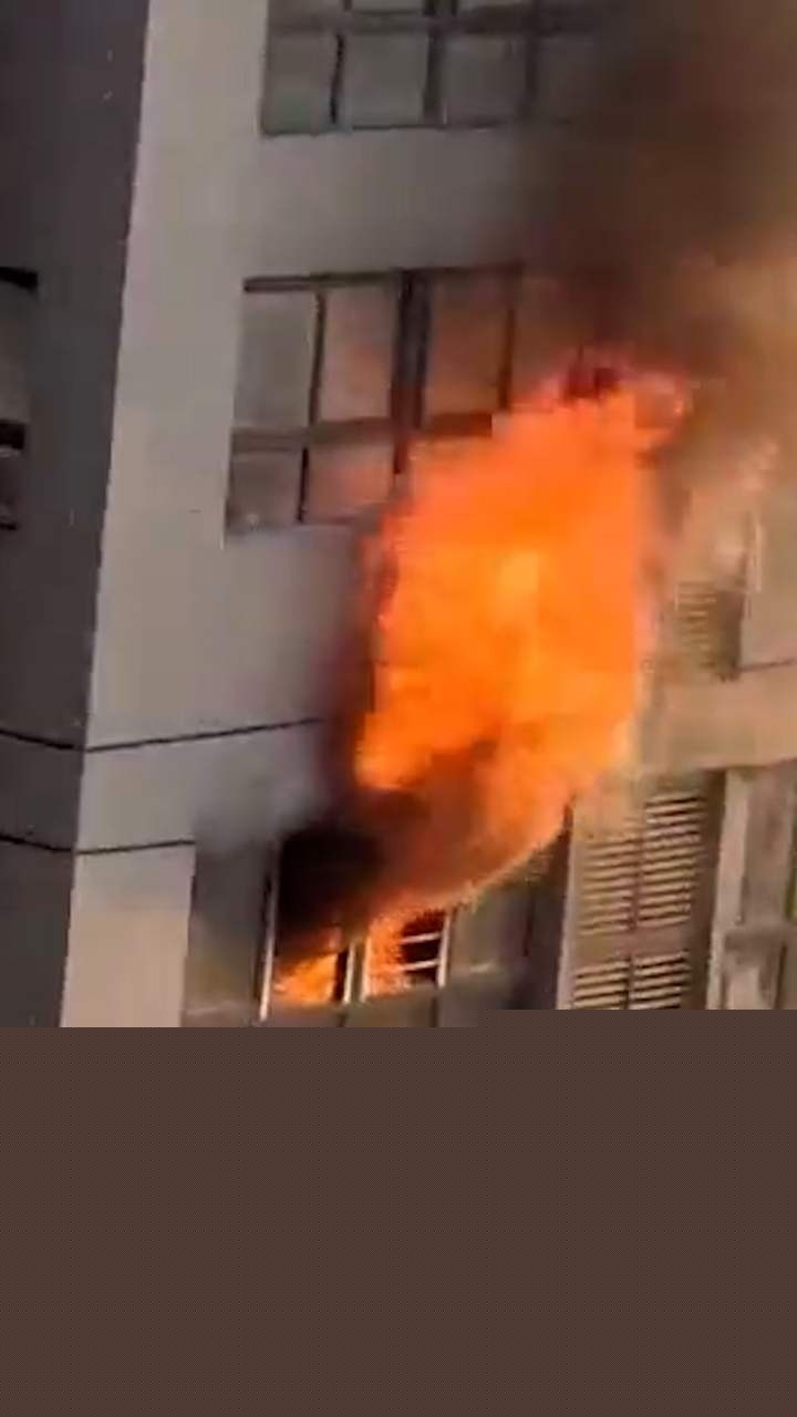 重庆高层起火 2