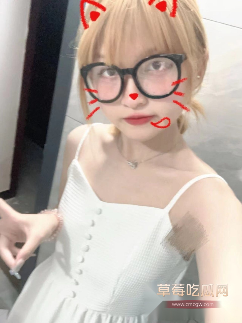 四川大学嫩妹不雅视频 10