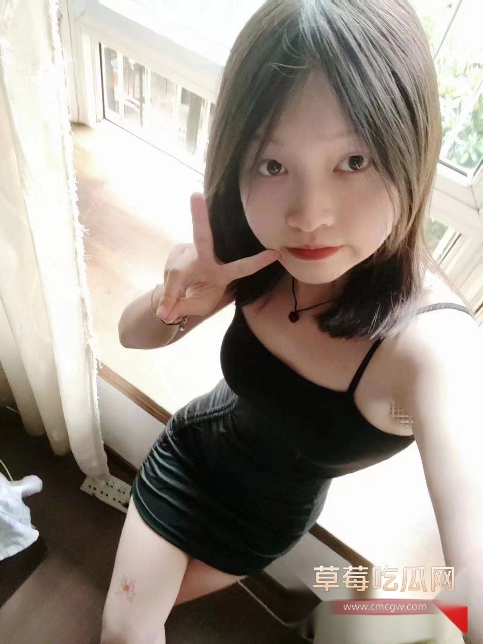 四川大学嫩妹不雅视频 12