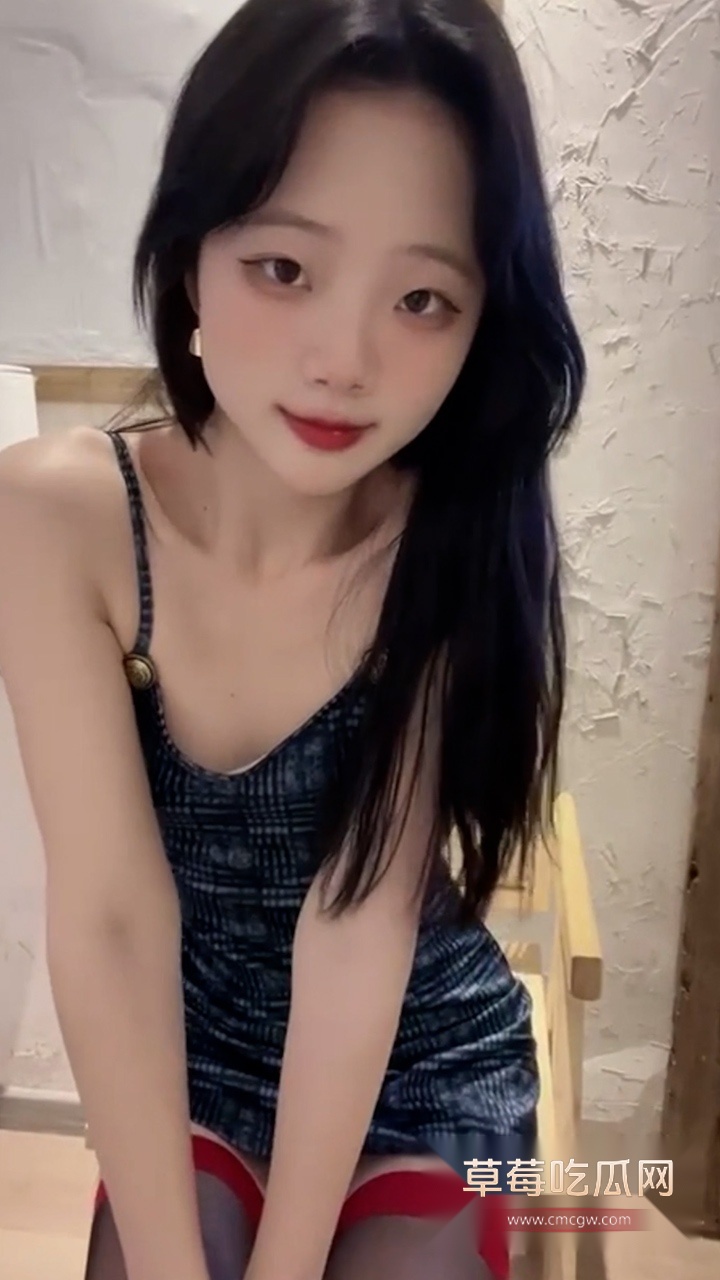 梁柳裸舞福利 1