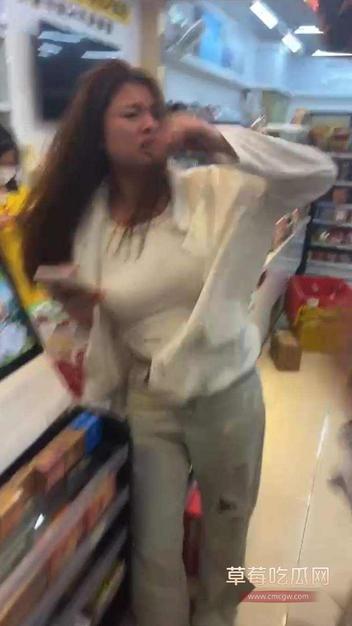 精神小妹摇人干仗 3