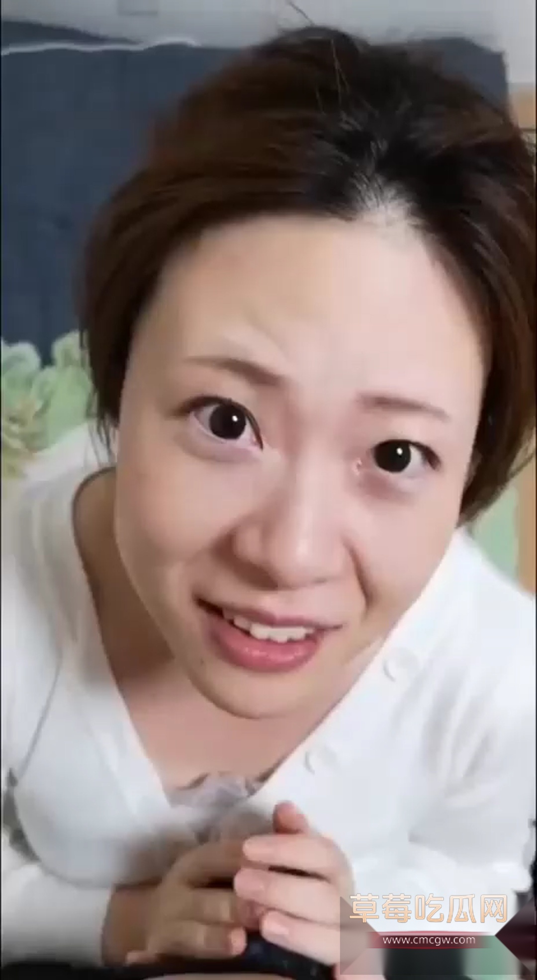 大鸡巴征服妈妈闺蜜 1