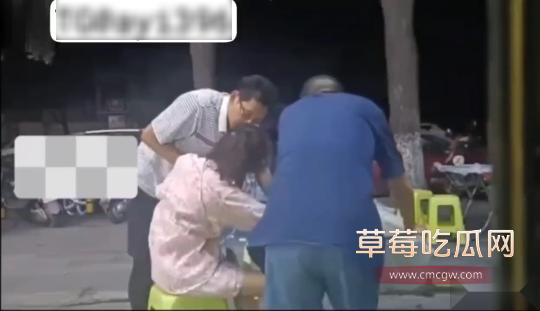 美女喝醉在路边桌子上趴着 5 美女喝醉在路边桌子上趴着 5