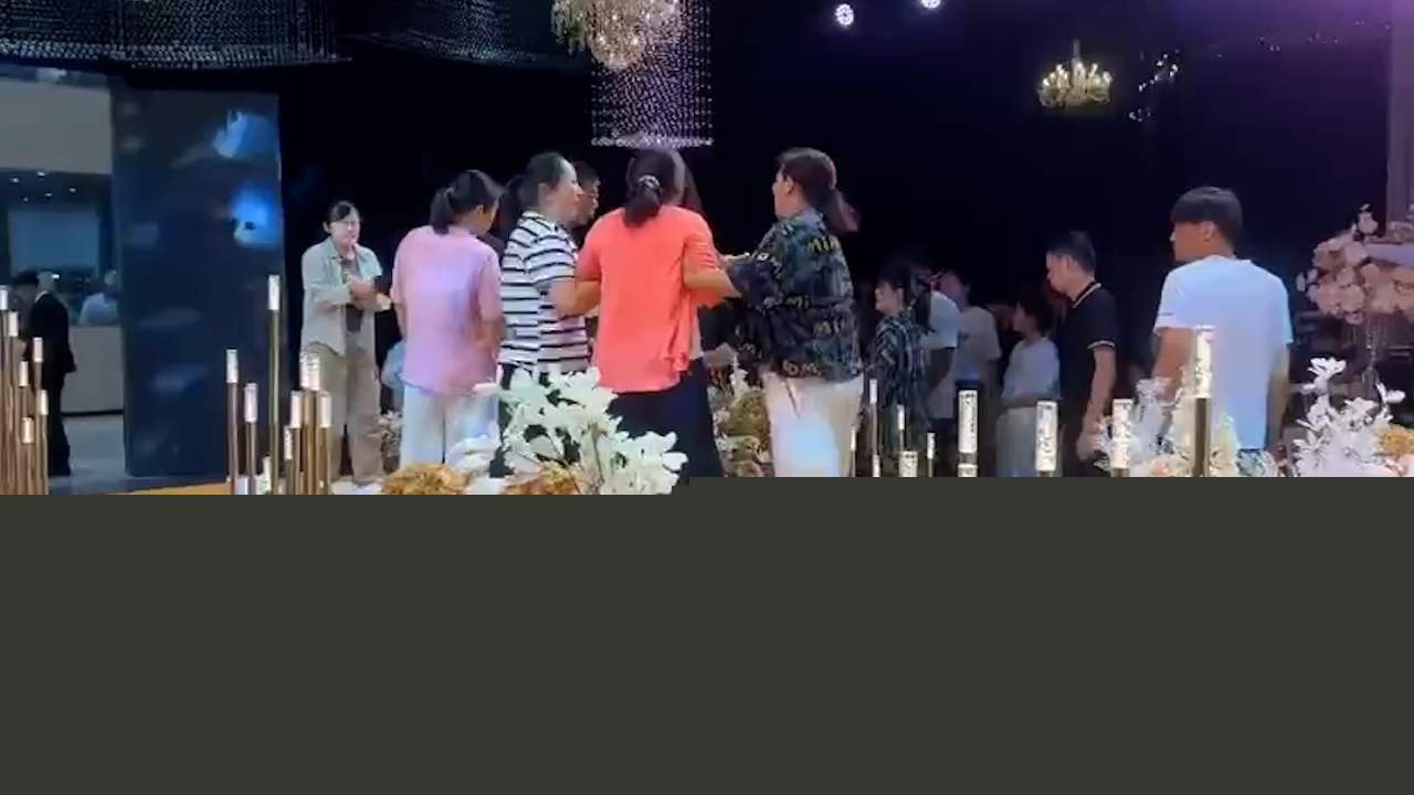 坦克前妻大闹婚礼 5