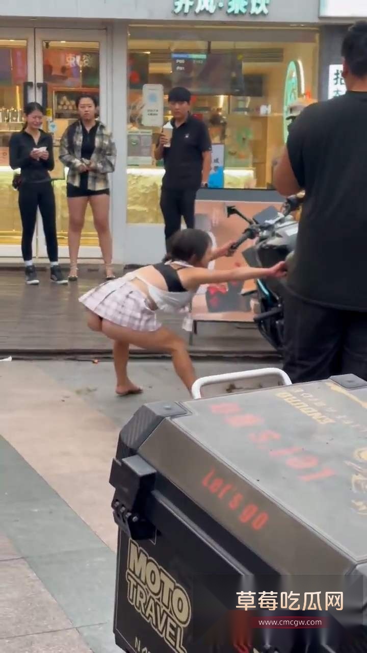 究极小坦克大闹王府井 5