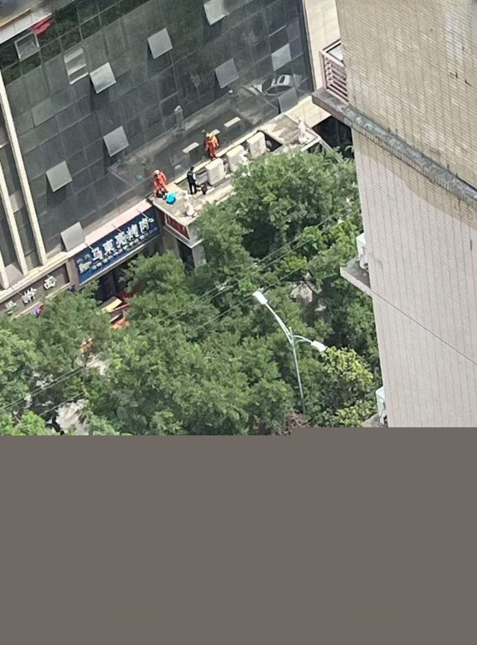 西安女孩跳楼自杀 1 西安女孩跳楼自杀 1