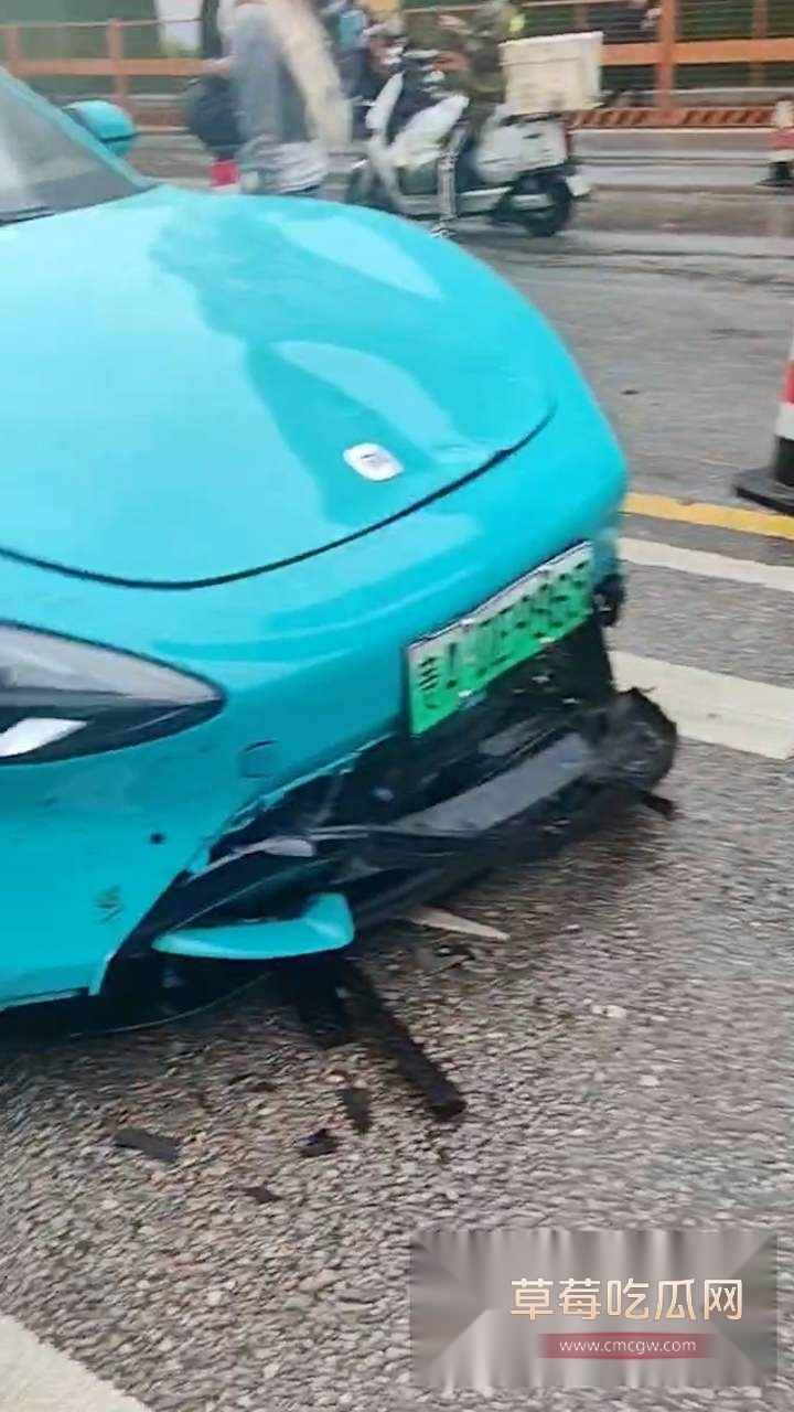 小米SU7贵州事故 6