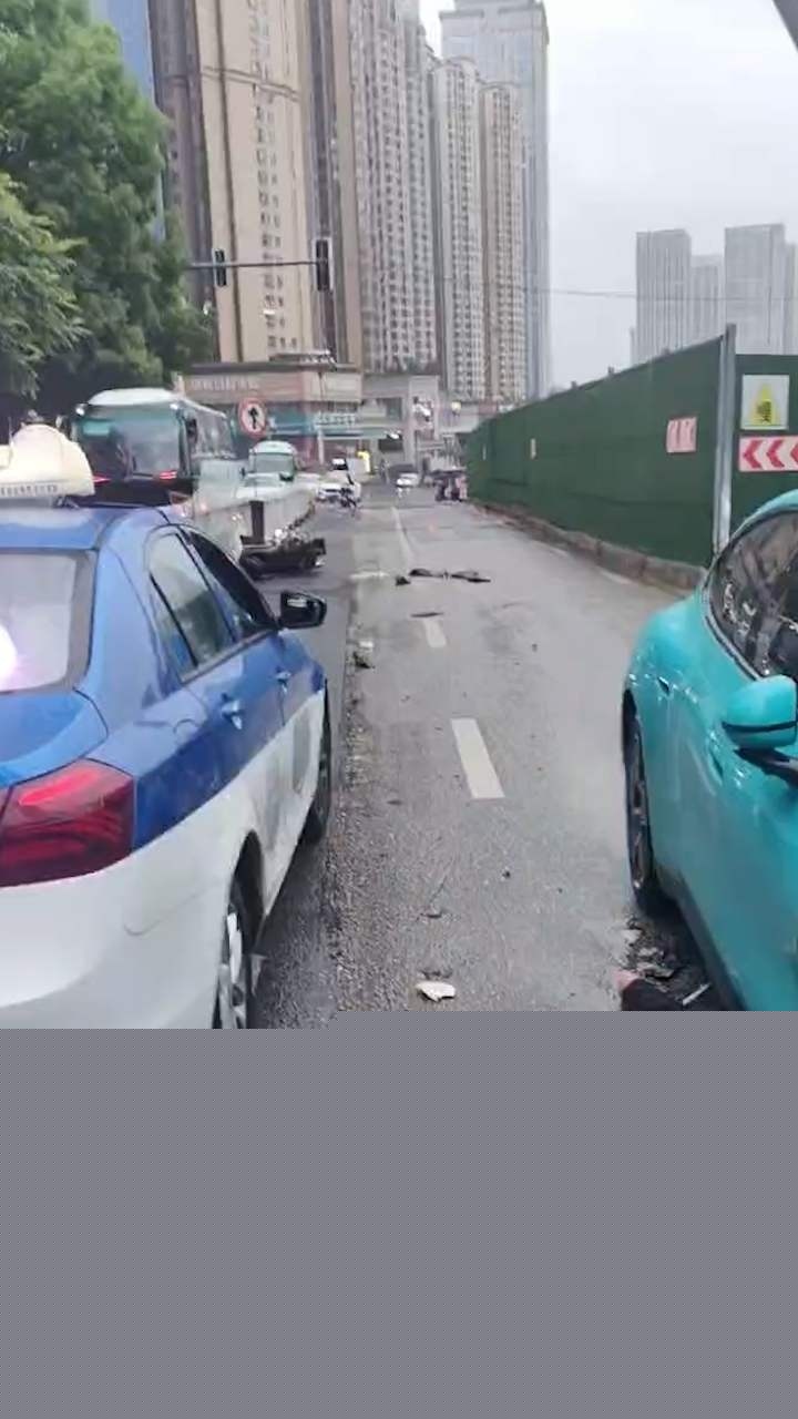 小米SU7贵州事故 7