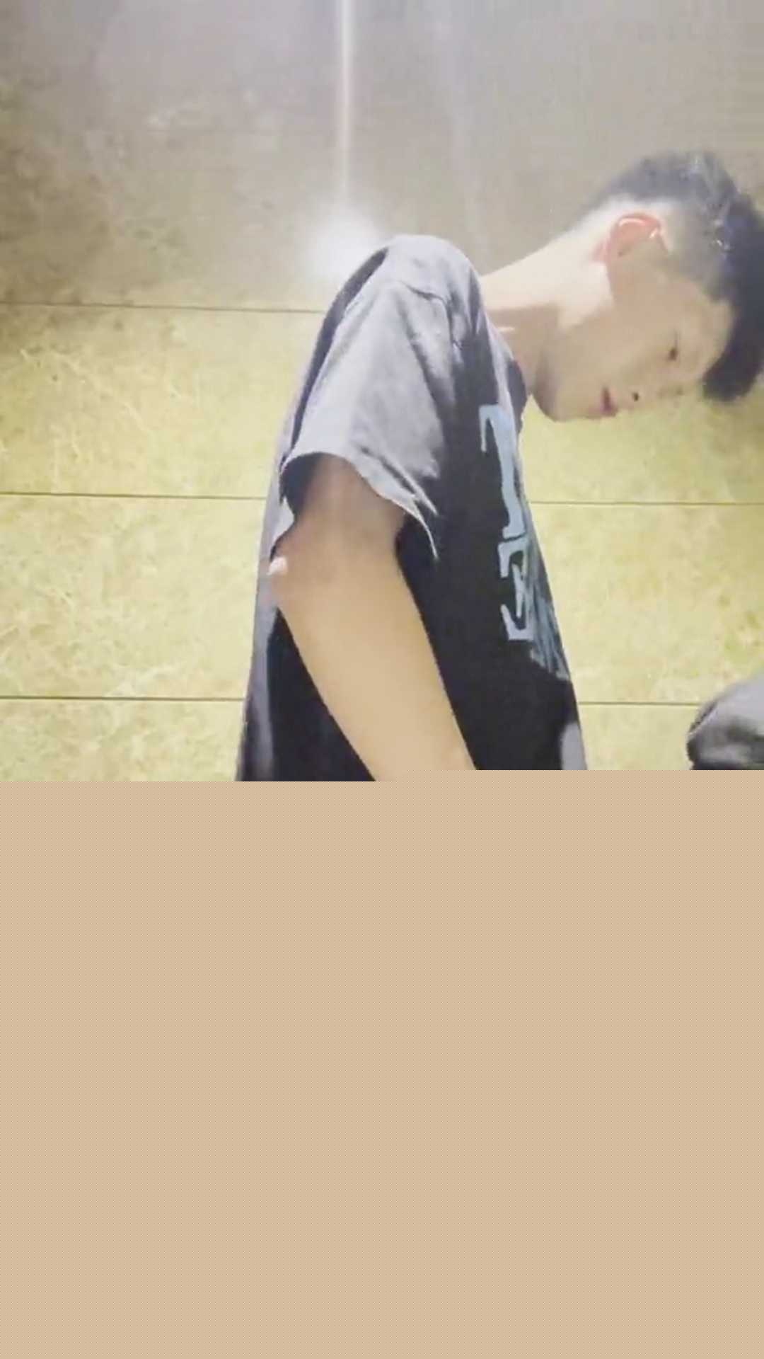 情侣KTV厕所后入 5