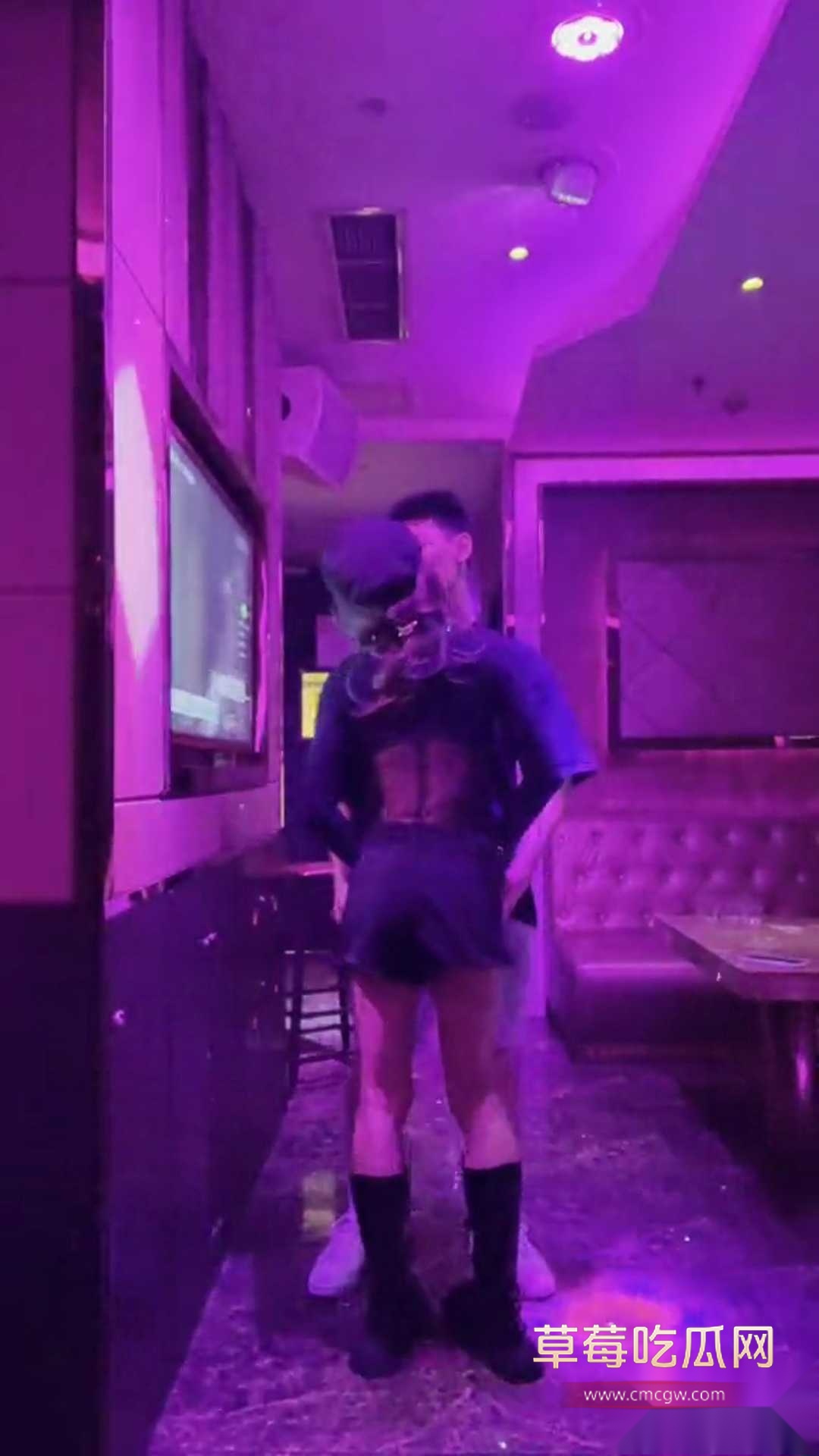 情侣KTV厕所后入 1