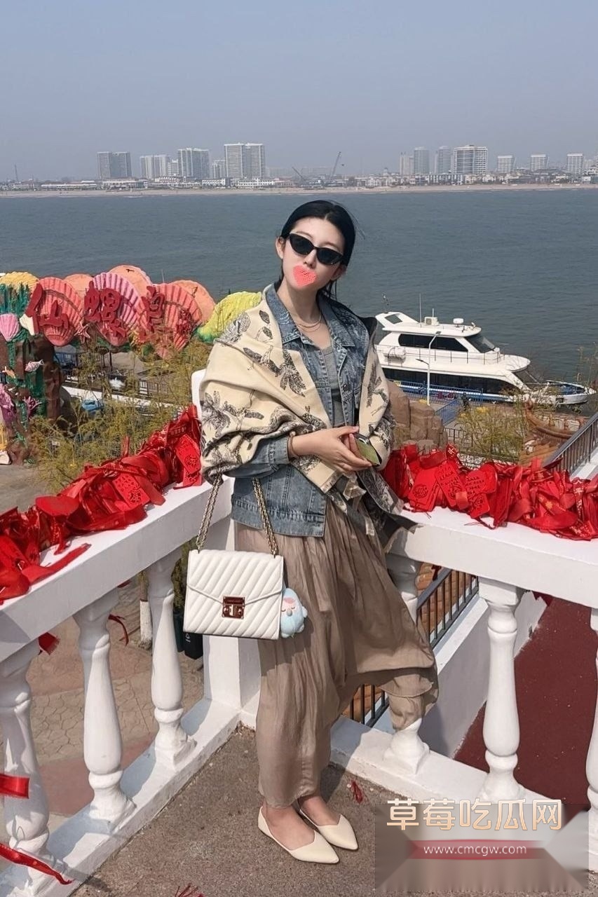 爱妻YY露出福利 8