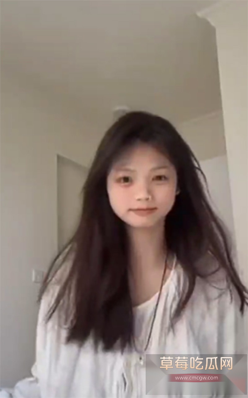 520和亲妹妹在楼梯间的激情 1