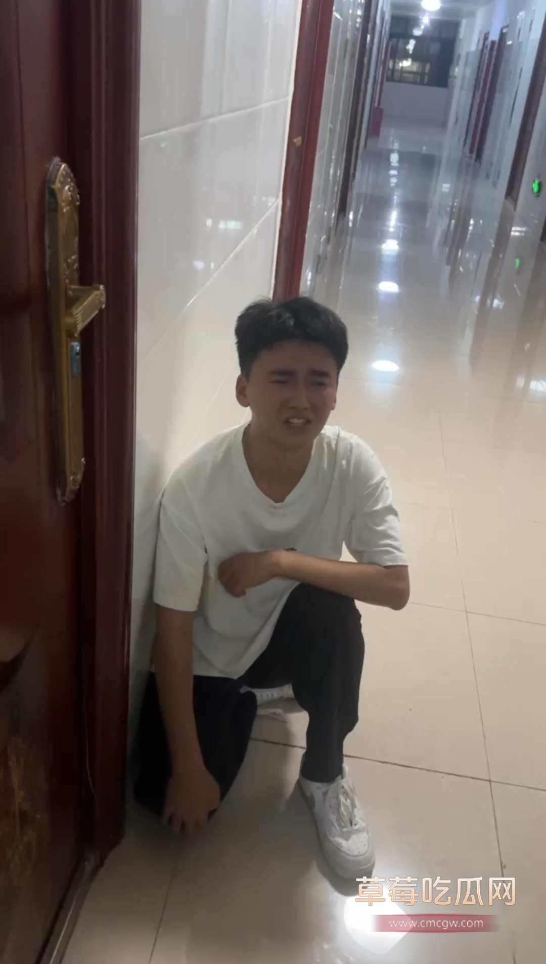 变态群友偷女生内衣导管 3