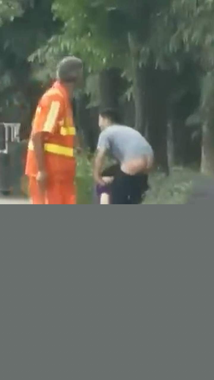 小情侣街头发情 4