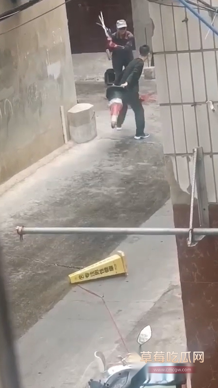 云南玉溪持刀砍人事件 5