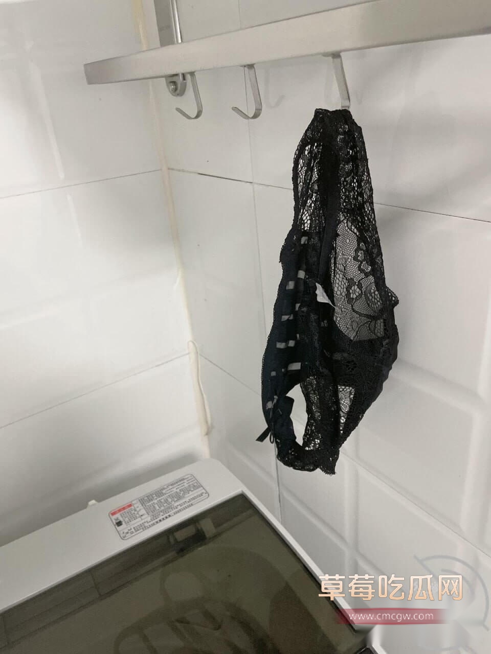 教师母亲在儿子的书桌上自慰4.jpg 教师母亲在儿子的书桌上自慰4.jpg