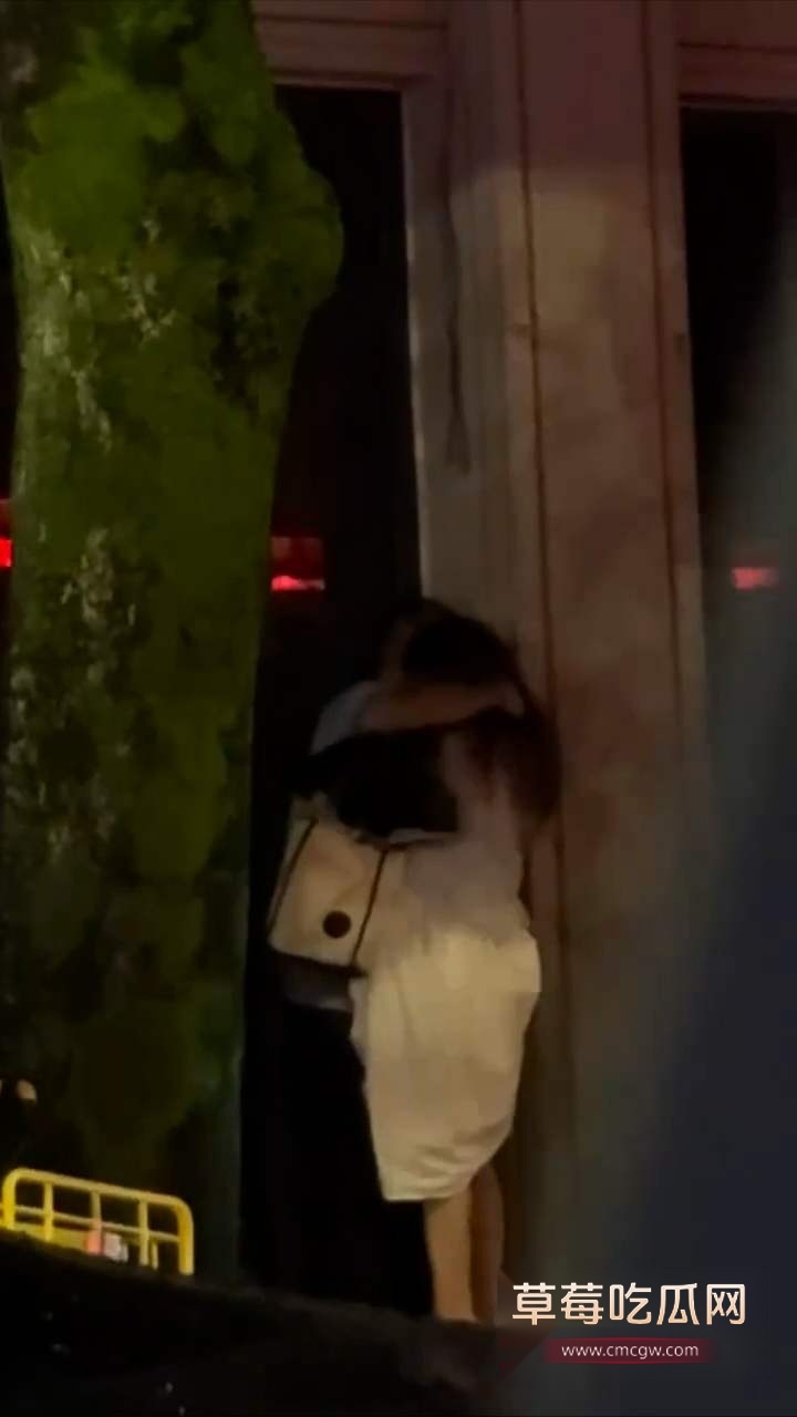 马上路对妹妹上下其手 4