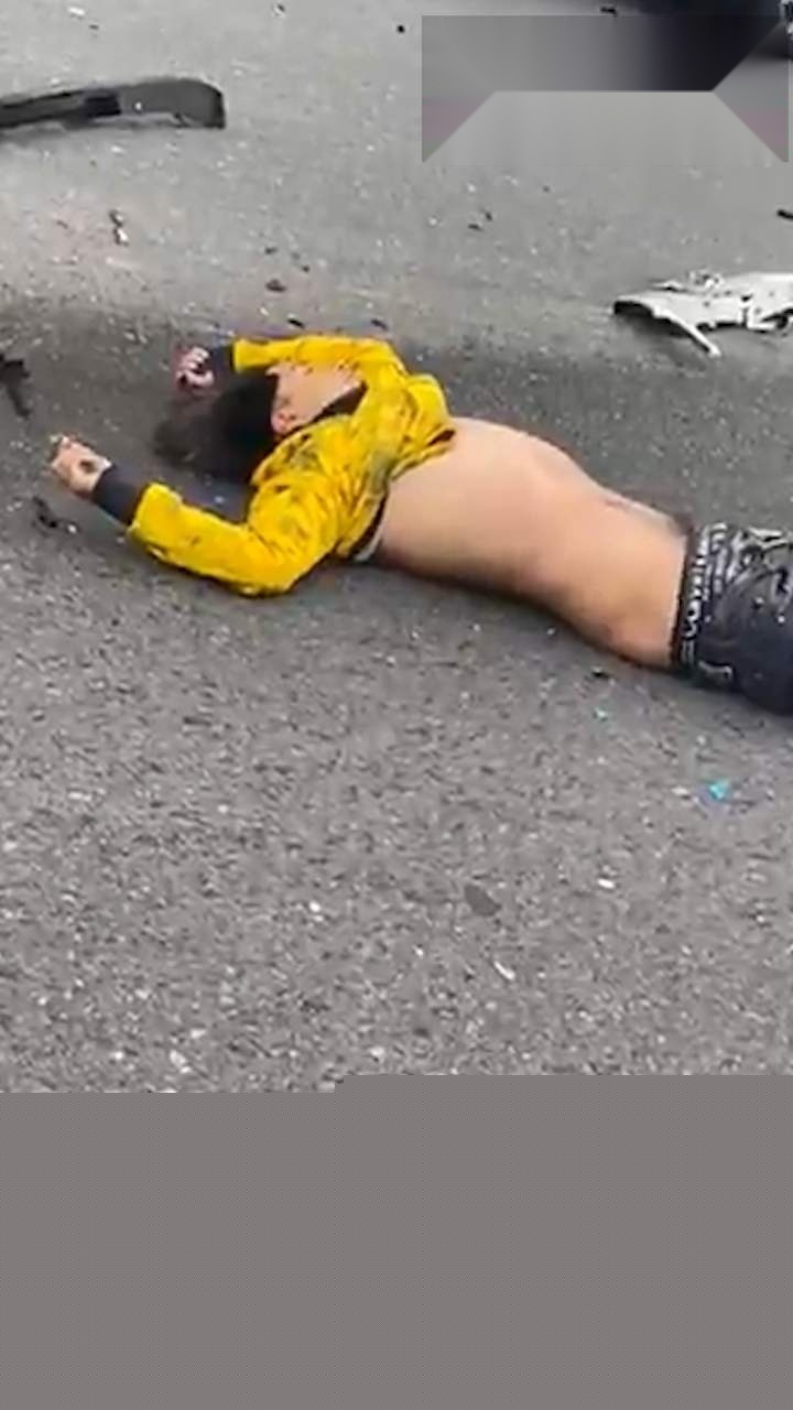 外国小伙逆行车祸 4