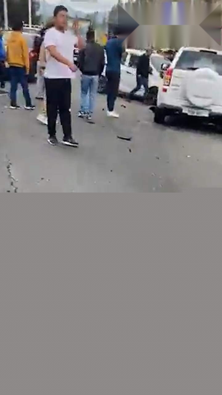 外国小伙逆行车祸 5