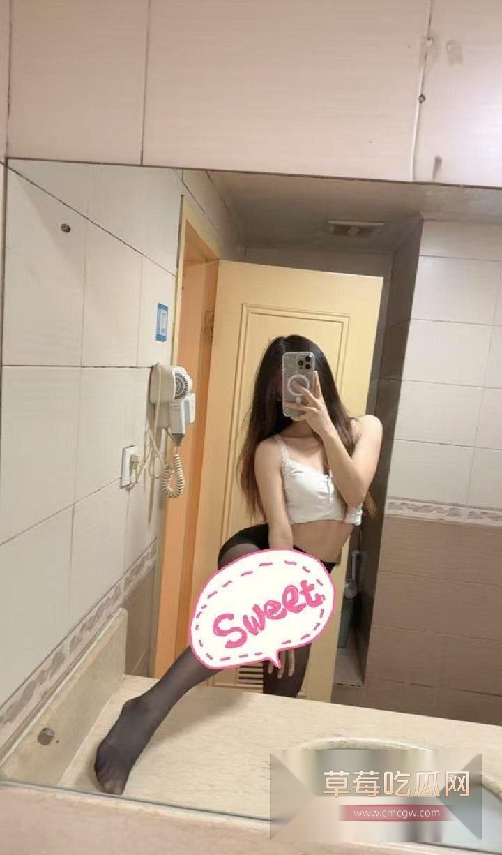 百万网红六六酱私拍泄密6 百万网红六六酱私拍泄密6