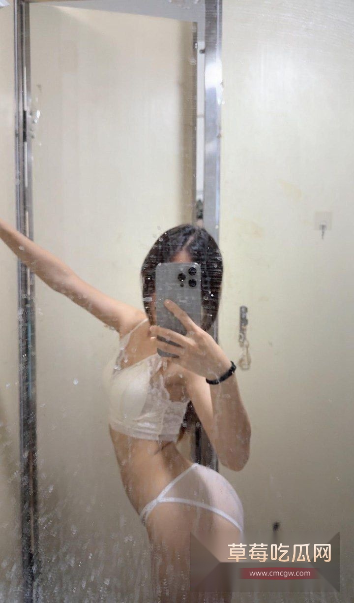 百万网红六六酱私拍泄密8 百万网红六六酱私拍泄密8