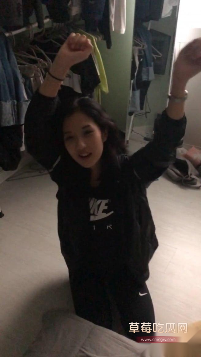 调教自己淫荡的大学生女友 5