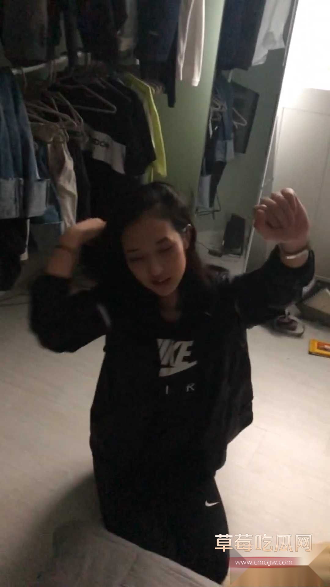 调教自己淫荡的大学生女友 4