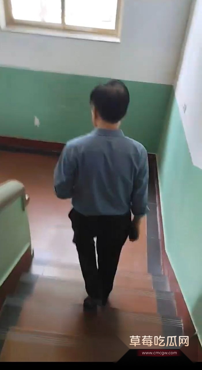 学生维权遭暴打 11 学生维权遭暴打 11