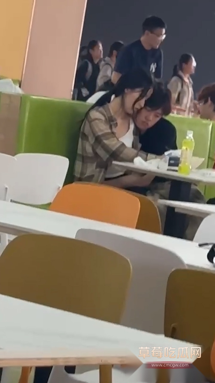 食堂帮男友撸管 3