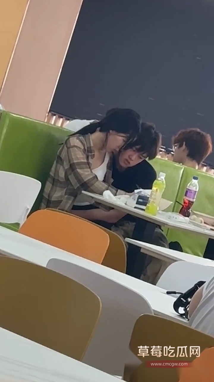 食堂帮男友撸管 4