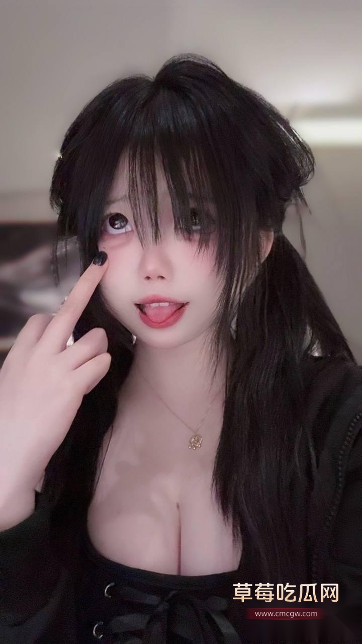 抖音微胖的小网红女大 4 抖音微胖的小网红女大 4