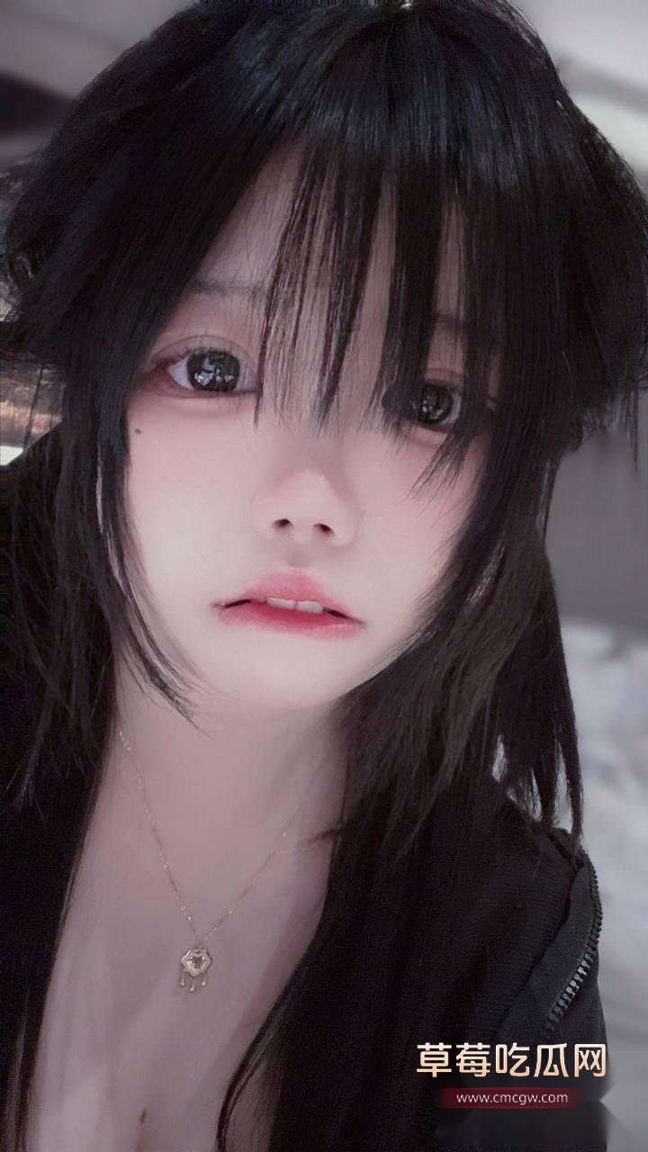 抖音微胖的小网红女大 5 抖音微胖的小网红女大 5