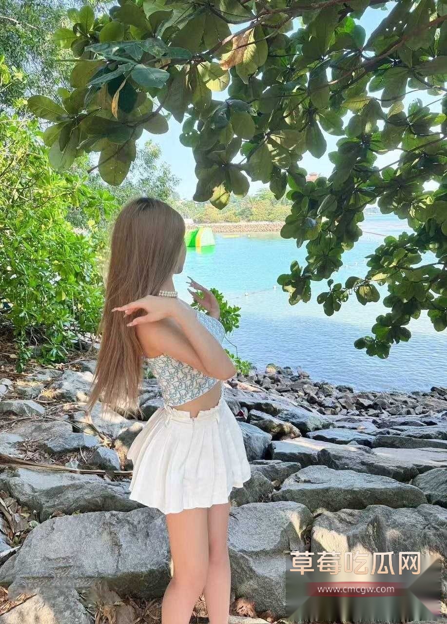 高端大奶反差陪玩妹 沫曦伴 4