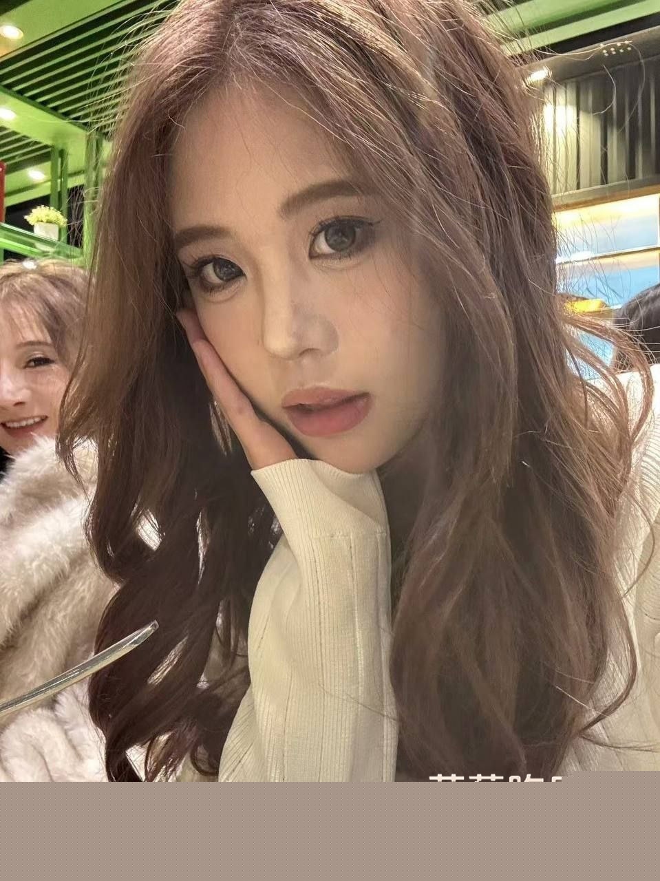 高端大奶反差陪玩妹 沫曦伴 12