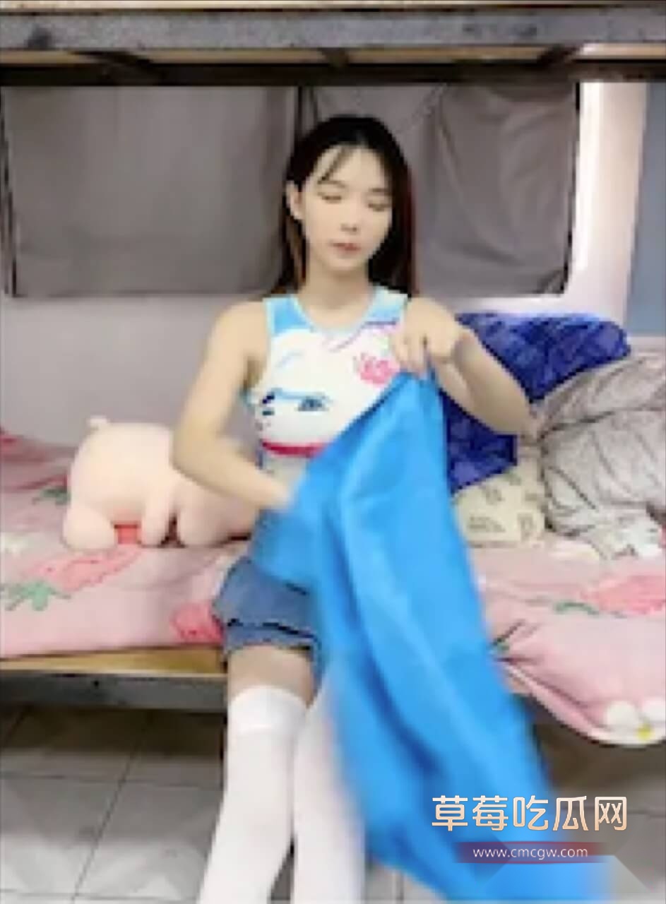 琪琪小公举直播抠穴 深圳电子厂招普工6.jpg